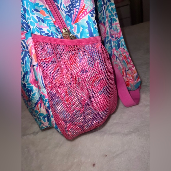 lily pulitzer back back, light used. - Picture 4 of 6